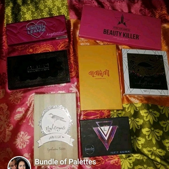 Bundle or eyeshadow palettes